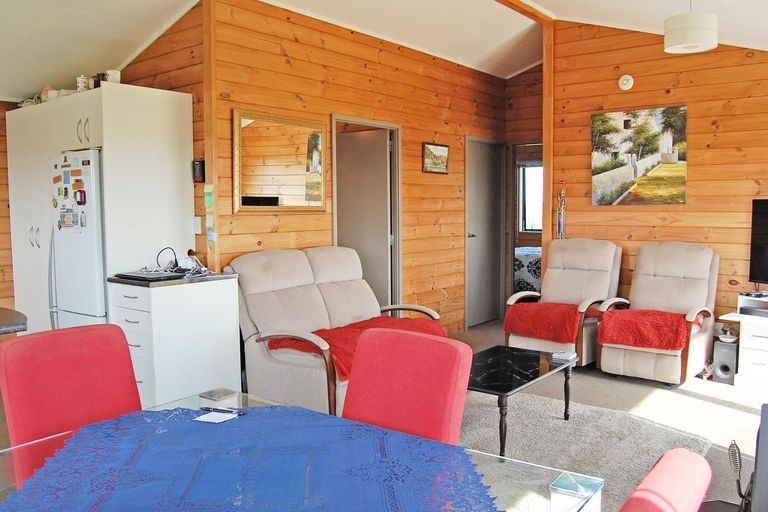 Photo of property in 210g Pukenui Road, Kaiwaka, 0573