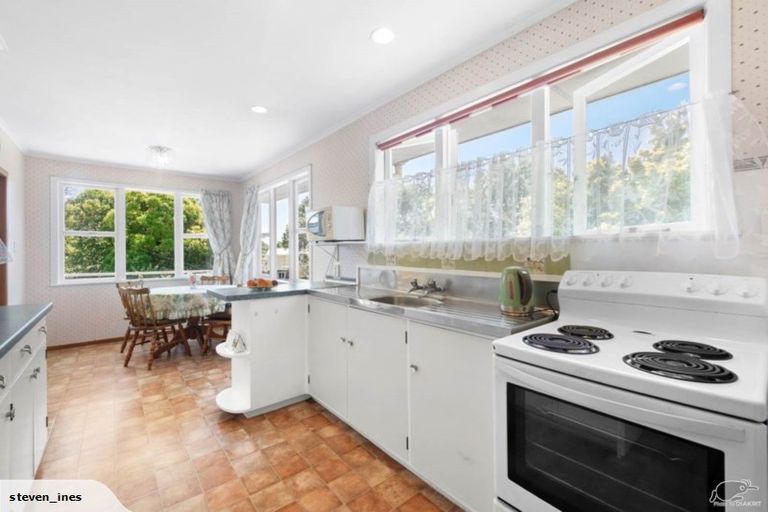 Photo of property in 25a Rodney Street, Howick, Auckland, 2014