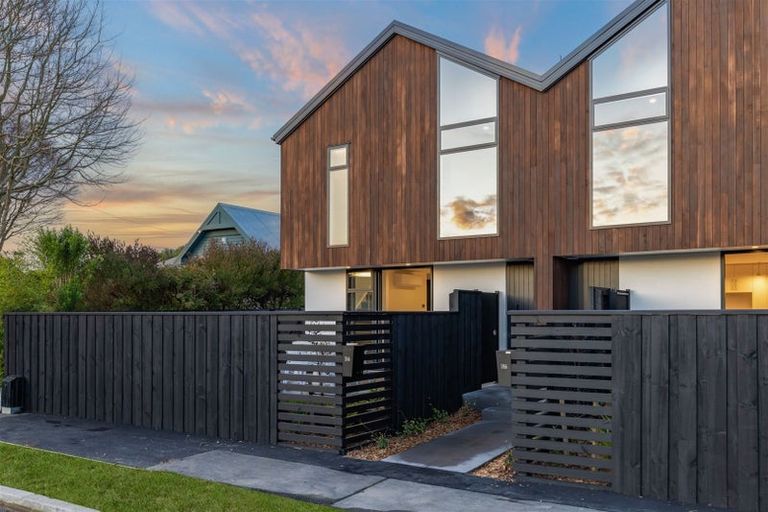 Photo of property in 2/66 Cleveland Street, Edgeware, Christchurch, 8013