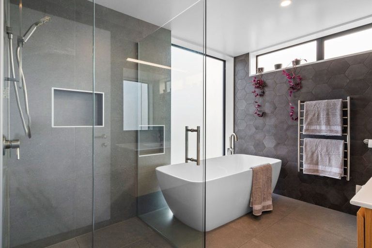 Photo of property in 22b Strowan Road, Strowan, Christchurch, 8052