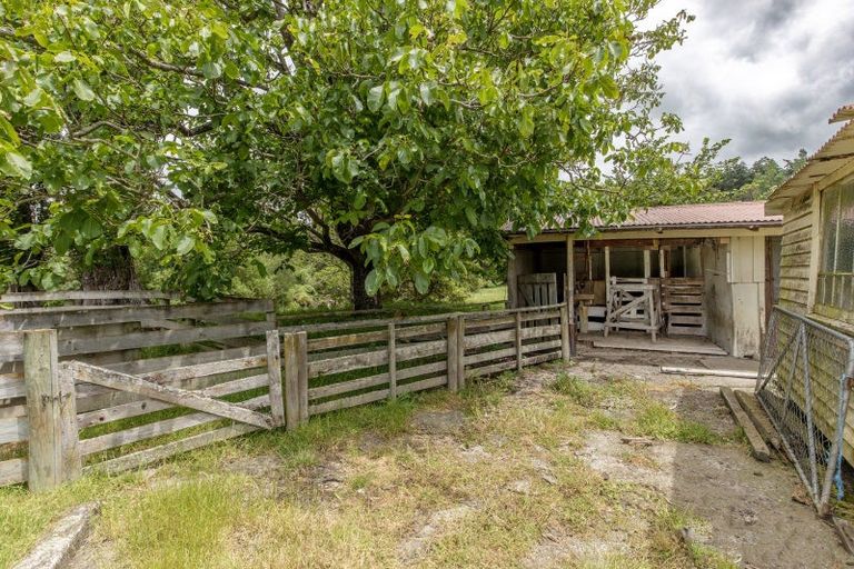 Photo of property in 36 Riverdale Road, Dannevirke, 4930
