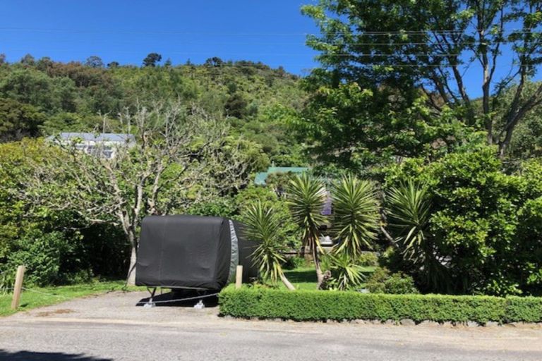 Photo of property in 9 Milton Terrace, Picton, 7220