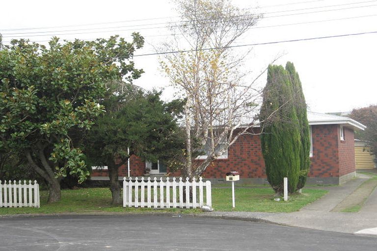 Photo of property in 24 Titoki Road, Raumati Beach, Paraparaumu, 5032