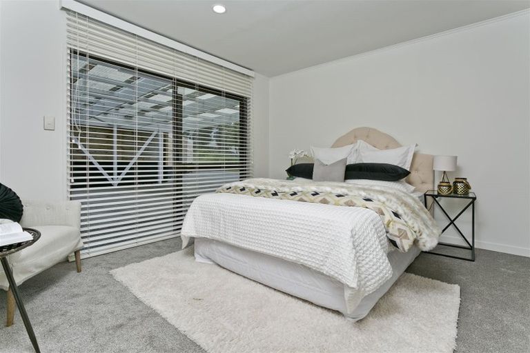 Photo of property in 2/27a Stanley Road, Glenfield, Auckland, 0629