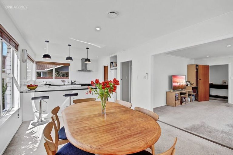 Photo of property in 15 Chilton Drive, Mairehau, Christchurch, 8052