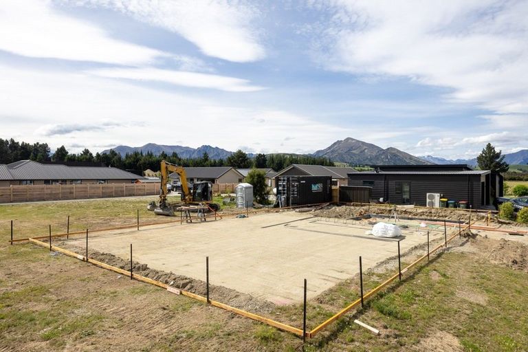 Photo of property in 6 Pounamu Avenue, Albert Town, Wanaka, 9305