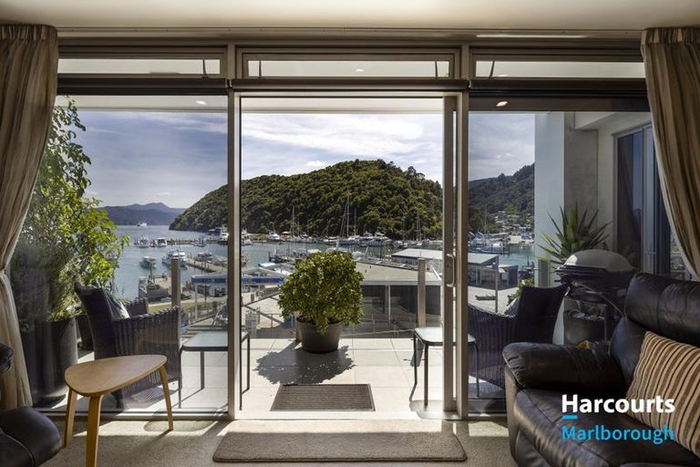 Photo of property in Oxleys Rock Apartments, 303/6 London Quay, Picton, 7220