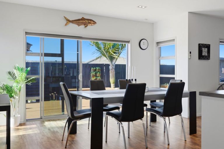 Photo of property in 8 Waterside Drive, Pyes Pa, Tauranga, 3112