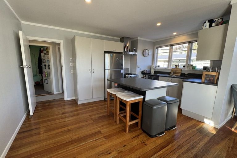 Photo of property in 50 Black Rock Road, Newlands, Wellington, 6037