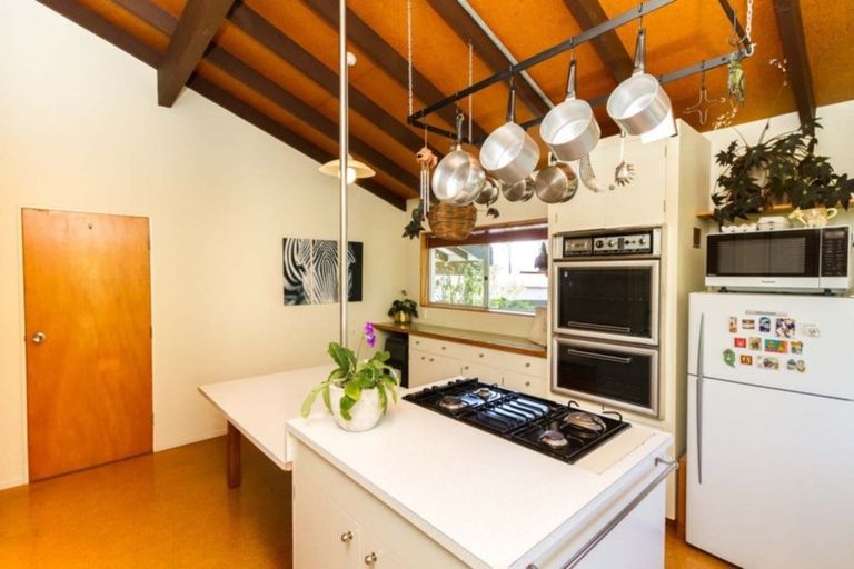 Photo of property in 464 Warspite Avenue, Ascot Park, Porirua, 5024