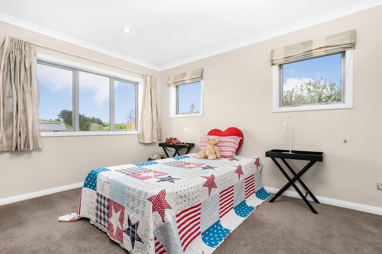 Photo of property in 11 Anselmi Ridge Road, Pukekohe, 2120