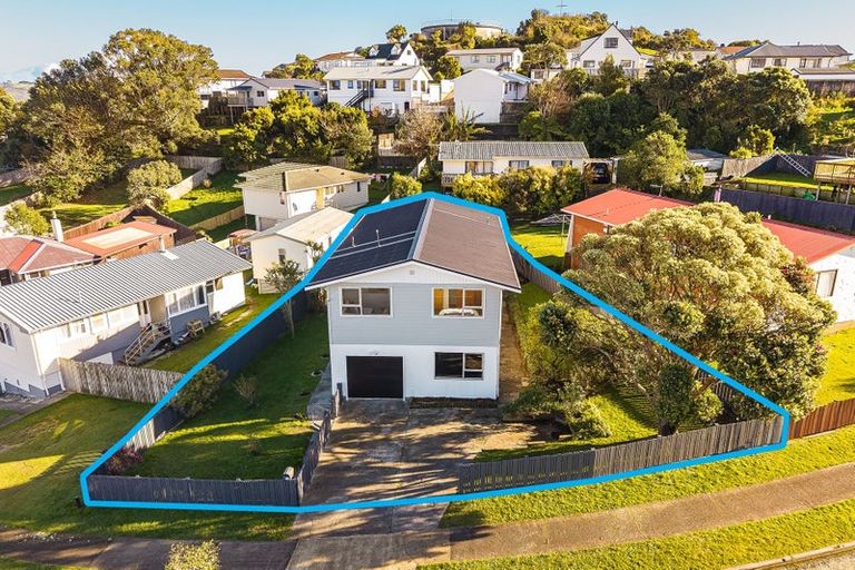 Photo of property in 19 Sombrero View, Ascot Park, Porirua, 5024