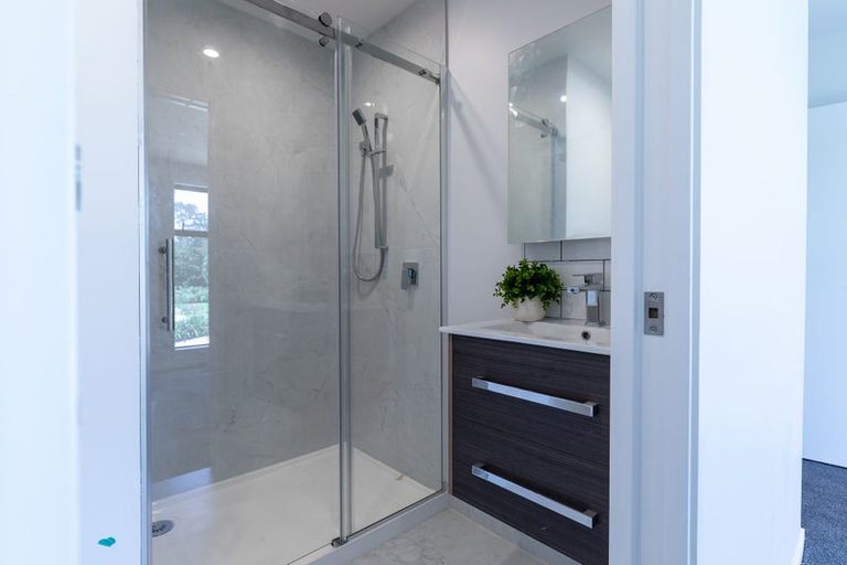 Photo of property in 12 Tuputupu Drive, Kumeu, 0810