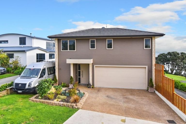 Photo of property in 49a Torkar Road, Clarks Beach, 2122