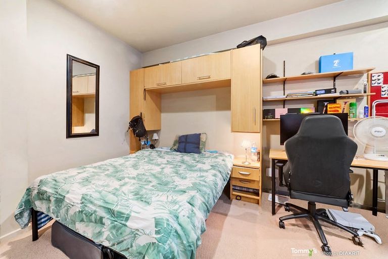 Photo of property in Atrium Apartments, 2i/154 The Terrace, Wellington Central, Wellington, 6011