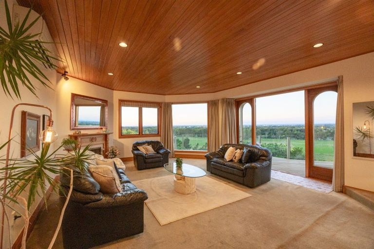 Photo of property in 96 Clifton Terrace, Fitzherbert, Palmerston North, 4410