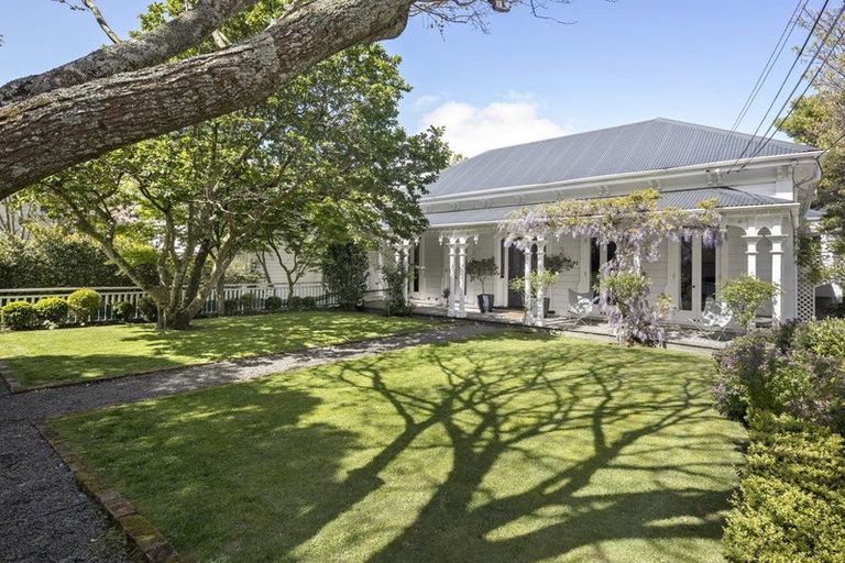 Photo of property in 13 Tinakori Road, Thorndon, Wellington, 6011