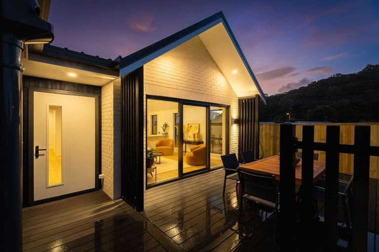 Photo of property in 26-28 Ruahine Street, Paraparaumu, 5032