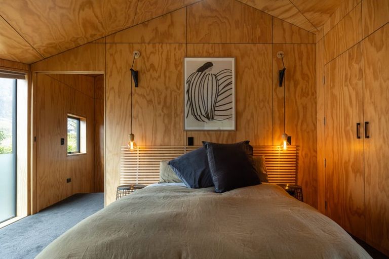 Photo of property in 14 Caithness Court, Jacks Point, Queenstown, 9371