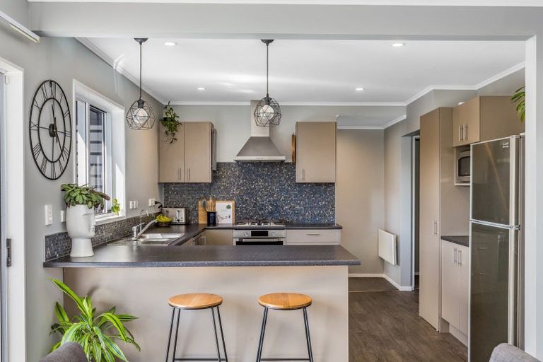 Photo of property in 33 Margaret Road, Raumati Beach, Paraparaumu, 5032