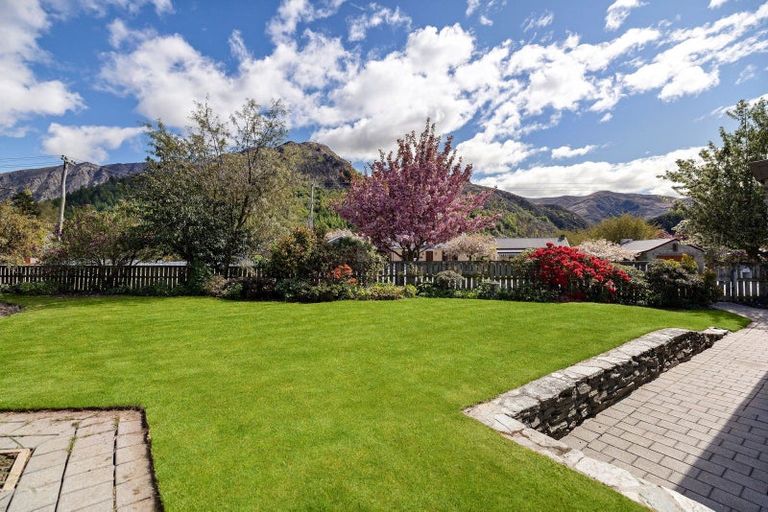 Photo of property in 33 Wiltshire Street, Arrowtown, 9302