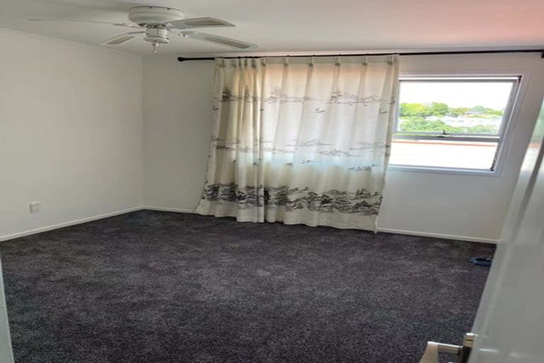 Photo of property in 31 Sequoia Place, Sunnynook, Auckland, 0620