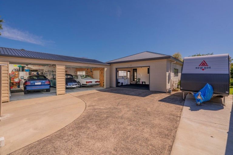 Photo of property in 17 Seascape Avenue, Whitianga, 3510