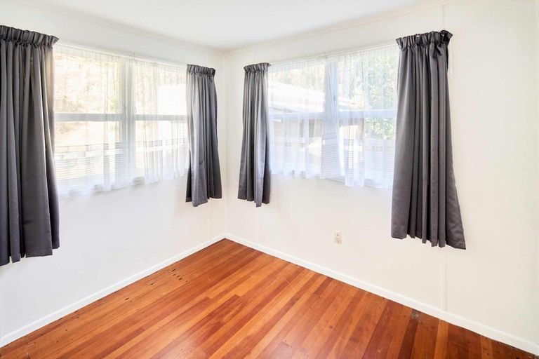 Photo of property in 130 Sievers Grove, Cannons Creek, Porirua, 5024