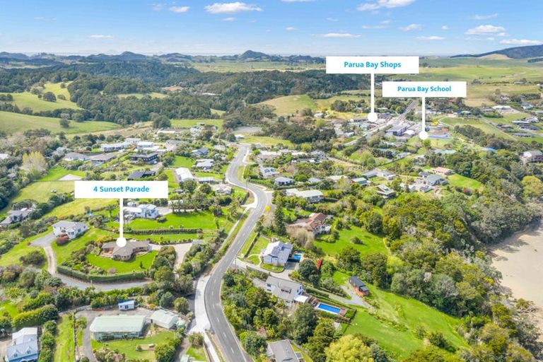 Photo of property in 4 Sunset Parade, Parua Bay, Whangarei, 0174
