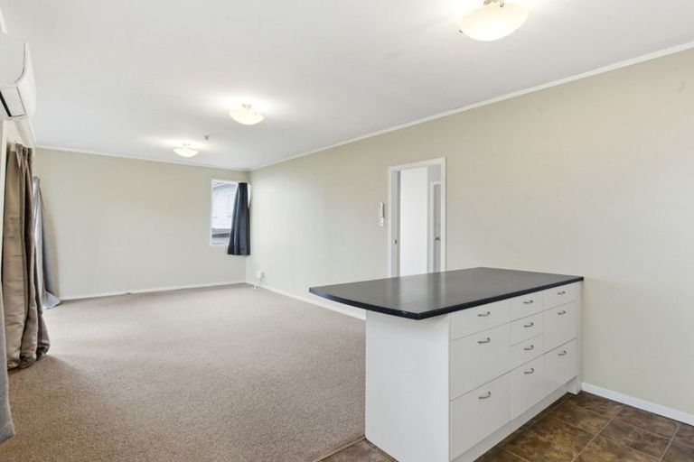 Photo of property in 10 Laurent Place, Kingston, Wellington, 6021