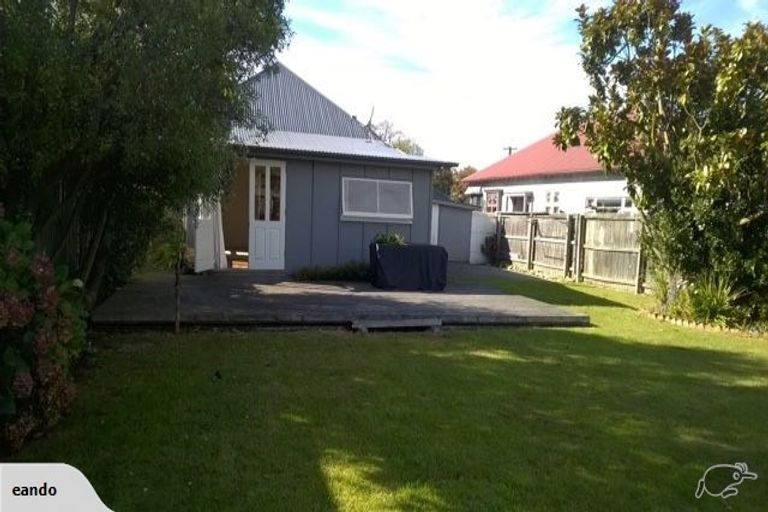 Photo of property in 19 Woodville Street, Edgeware, Christchurch, 8013