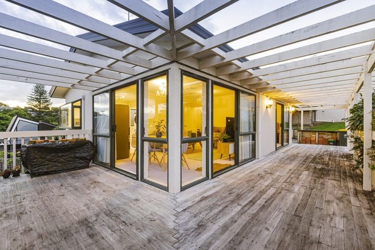 Photo of property in 107 Pah Road, Cockle Bay, Auckland, 2014