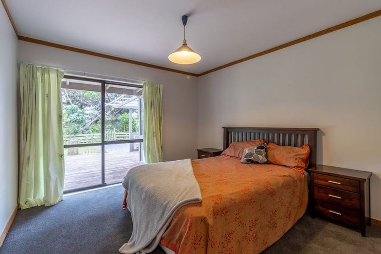 Photo of property in 1094 Paekakariki Hill Road, Paekakariki Hill, Porirua, 5381