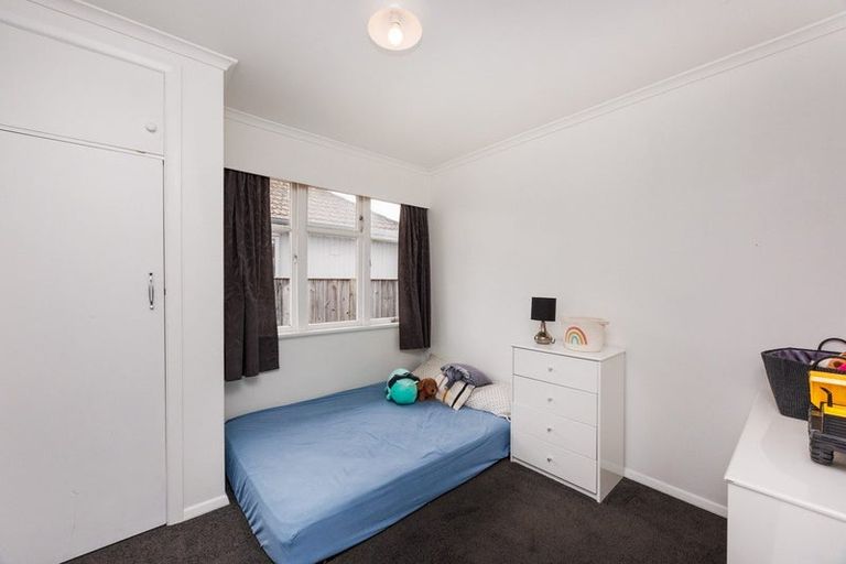 Photo of property in 6 Esk Street, Roslyn, Palmerston North, 4414