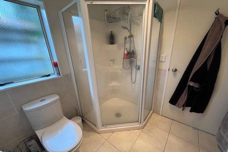 Photo of property in 28 Craigavon Drive, East Tamaki, Auckland, 2013