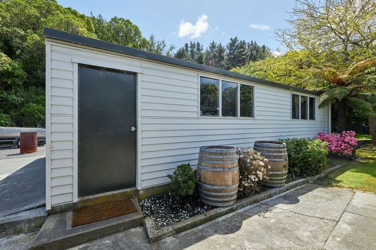 Photo of property in 42 Kotare Place, South Bay, Kaikoura, 7300