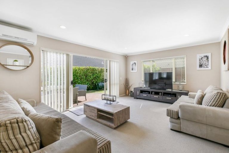 Photo of property in 30 Baverstock Road, Flat Bush, Auckland, 2016