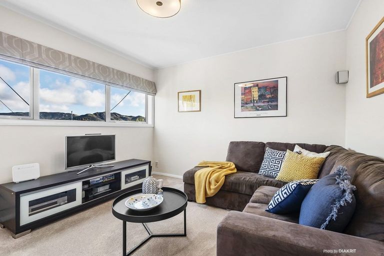 Photo of property in 19 Lochiel Road, Khandallah, Wellington, 6035