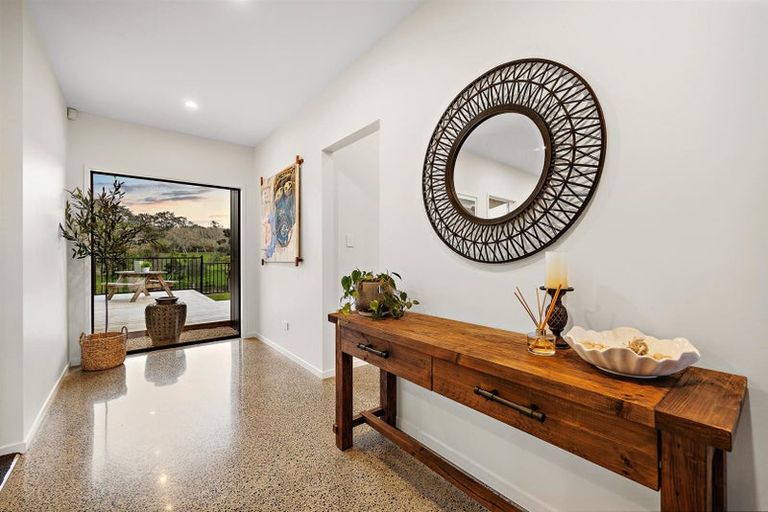 Photo of property in 114 Solan Drive, Waimauku, 0812