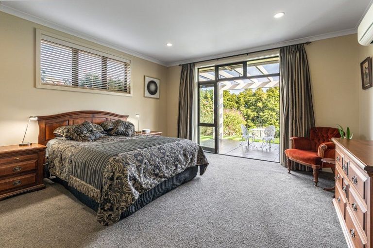 Photo of property in 69b Oraha Road, Kumeu, 0892