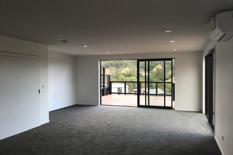 Photo of property in 16 Bee Lane, Whitby, Porirua, 5024