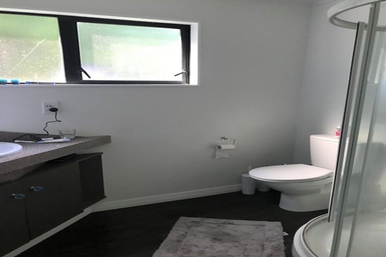 Photo of property in 7a Countess Close, Maupuia, Wellington, 6022