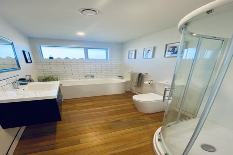 Photo of property in 16 Seaview Road, Ruakaka, 0116