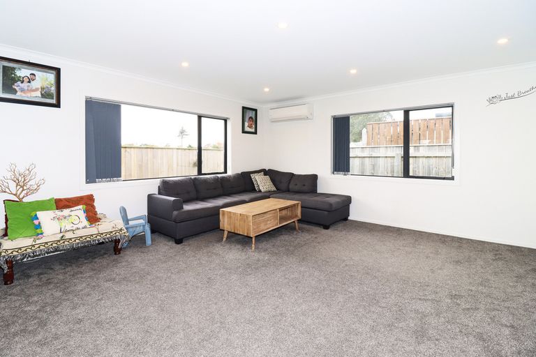 Photo of property in 4 Devon Lane, Carterton, 5713