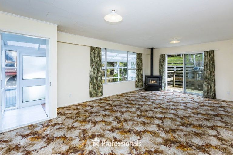 Photo of property in 55 Norana Road, Timberlea, Upper Hutt, 5018
