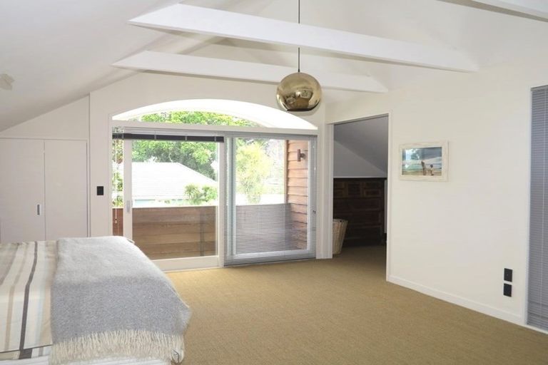 Photo of property in 51 Queen Street, Northcote Point, Auckland, 0627