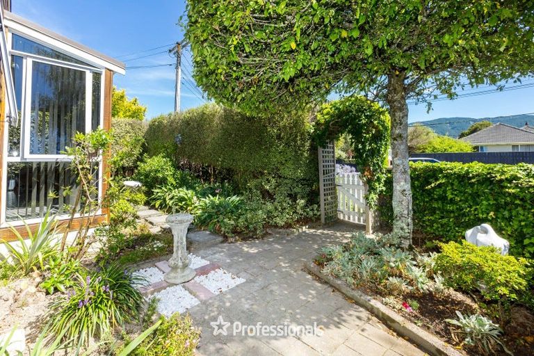 Photo of property in 34 Palmer Crescent, Silverstream, Upper Hutt, 5019