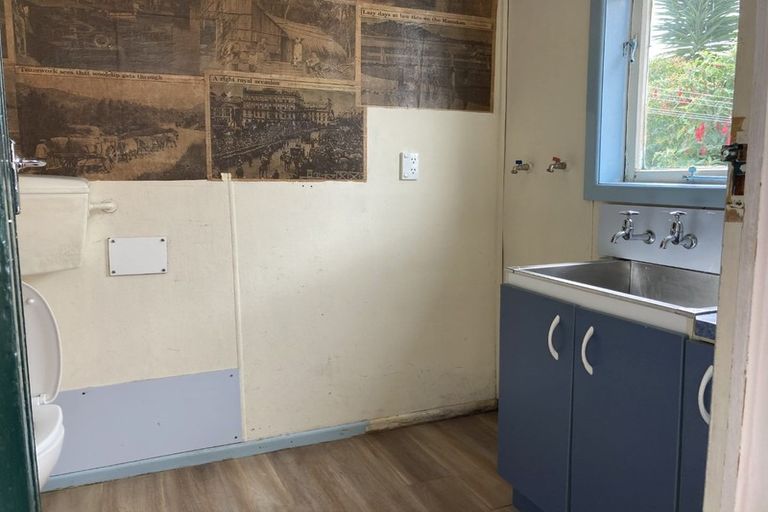 Photo of property in 23 Mcinnes Road, Weymouth, Auckland, 2103