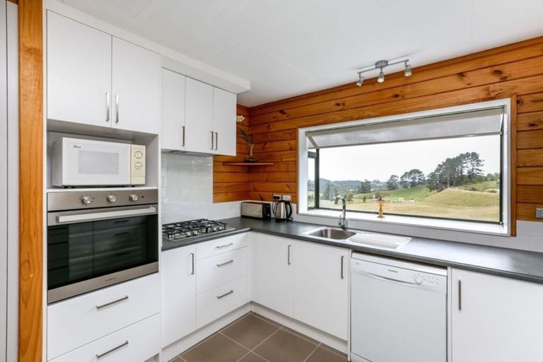 Photo of property in 562 Junction Road, Burgess Park, New Plymouth, 4371