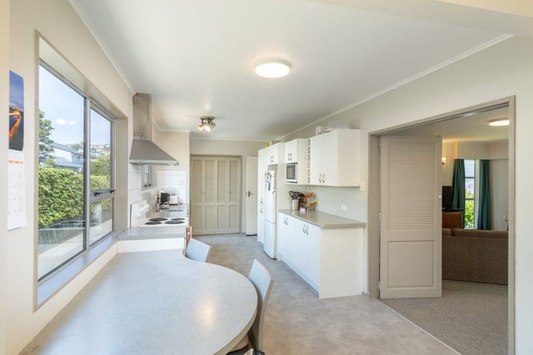 Photo of property in 78 Stewart Drive, Newlands, Wellington, 6037